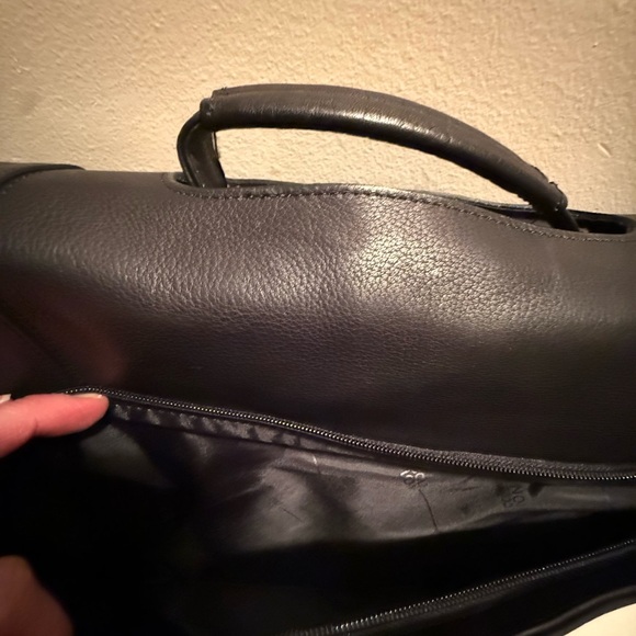 Kenneth Cole Dark Leather Messenger Bag - Picture 10 of 10